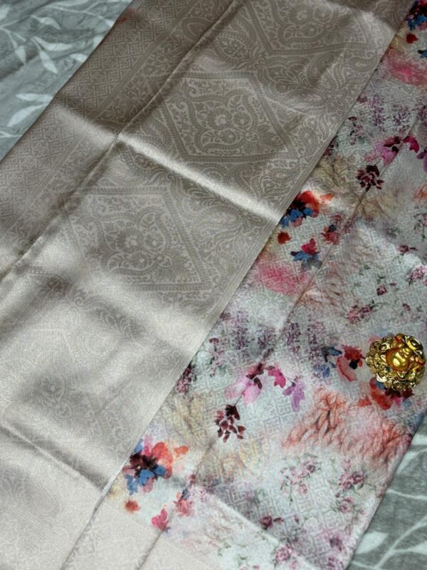 Dola Silk Saree with Gold-Silver Zari pallu