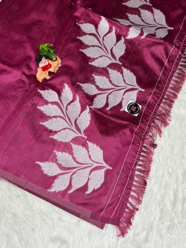 Image 2024-07-26 at 21.59.43 (8) Semi Silk pink Saree pallu with tassels