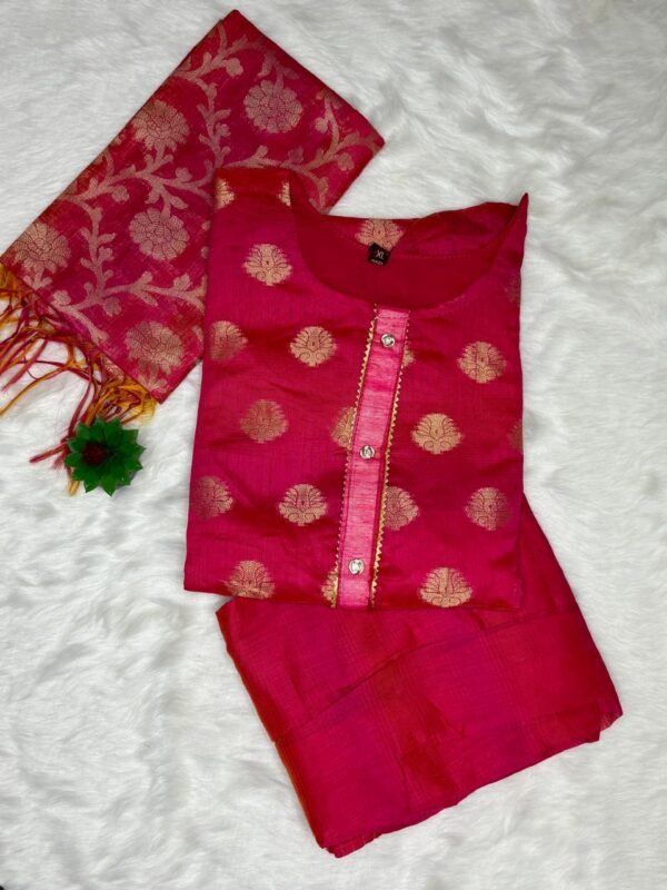 Image 2024-07-29 at 17.51.36 (6) BANARASI A-line pink kurti FLORAL embroidered showing bottom and duppata