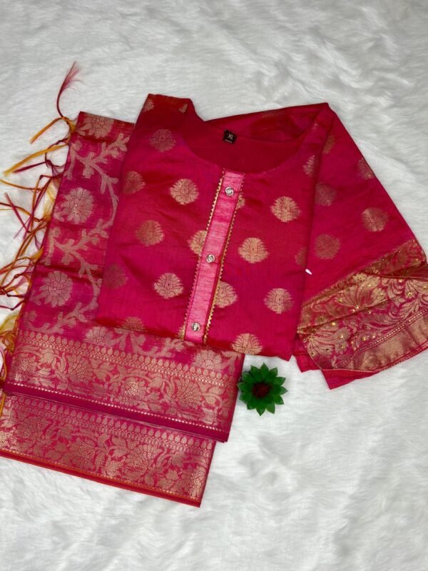 Image 2024-07-29 at 17.51.36 (7) BANARASI A-line pink kurti FLORAL embroidered showing bottom and duppata inclined view