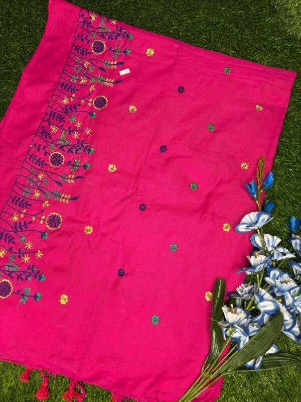 Khadi Saree – Embroidered Elegance pink saree full view